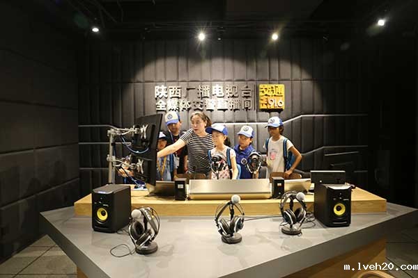 04dc6e17a48d3f659b94b763d86cfc18.jpg 04dc6e17a48d3f659b94b763d86cfc18.jpg